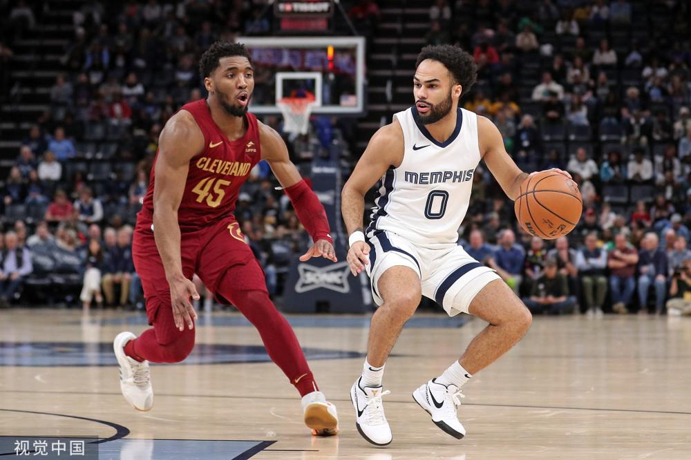 展奉献力量 展奉献力量